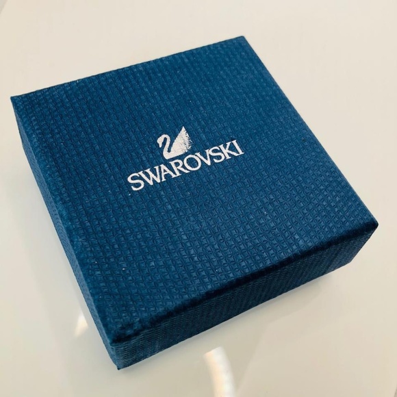 NEW Swarovski Black Crystal Swan Necklace Silver - Picture 4 of 5